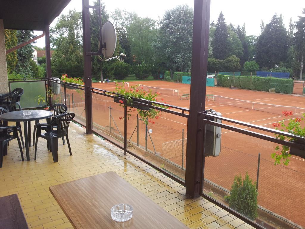 Penzion Tenis Podebrady Exterior photo